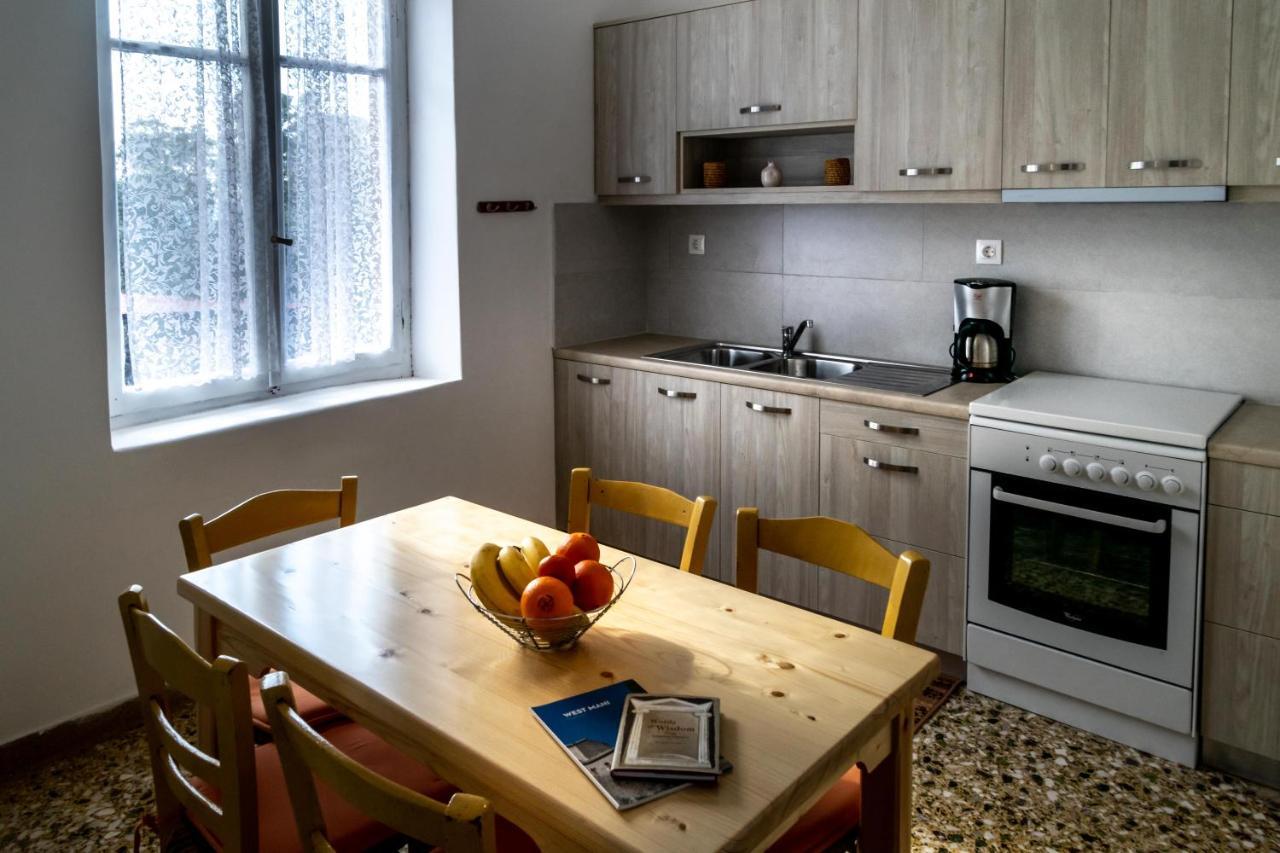 Chrysanthi Apartments Kardamyli Exterior photo